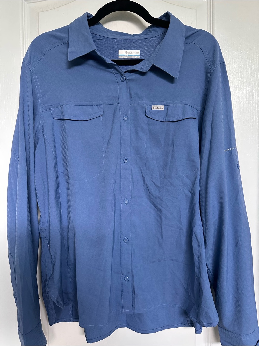 Columbia Women's Blue Long-Sleeve Button-Up Shirt